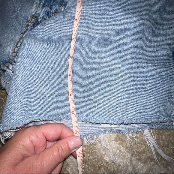 Vintage Levi’s Jean cut offs size 29 - Picture 6 of 9